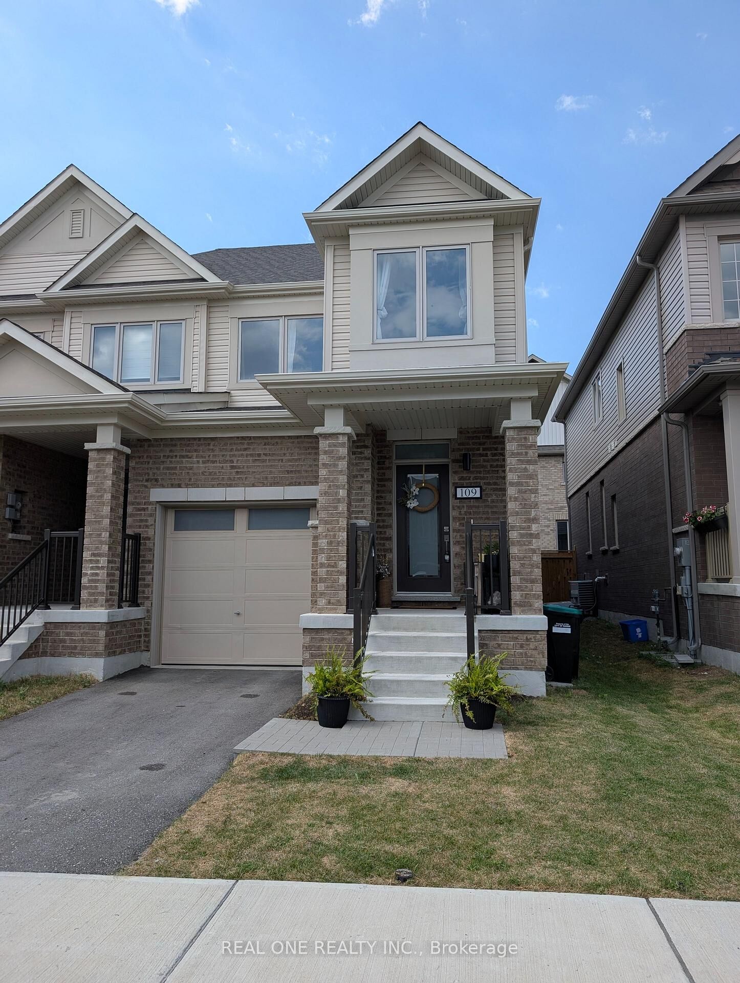 Property Photo:  109 Sagewood Avenue N  ON L9J 0K5 