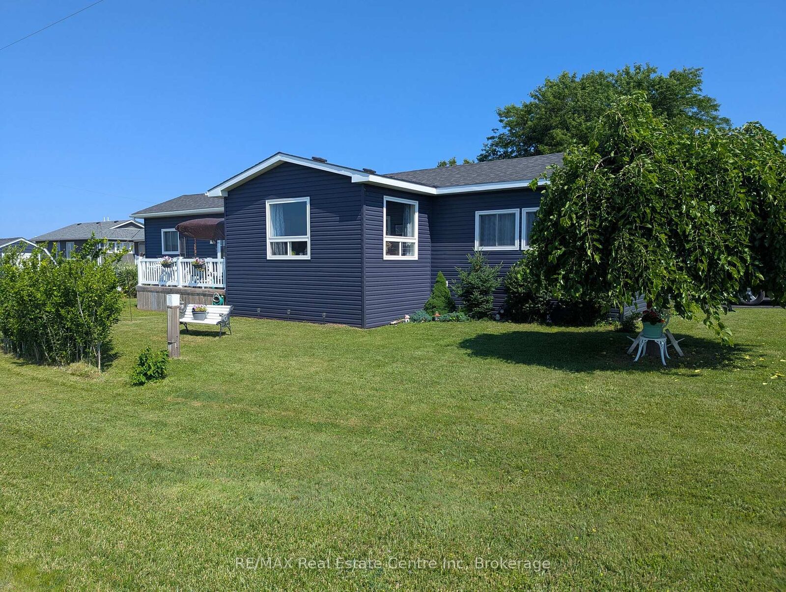 Property Photo: 27 Cranberry Drive ON N7A 3Y3