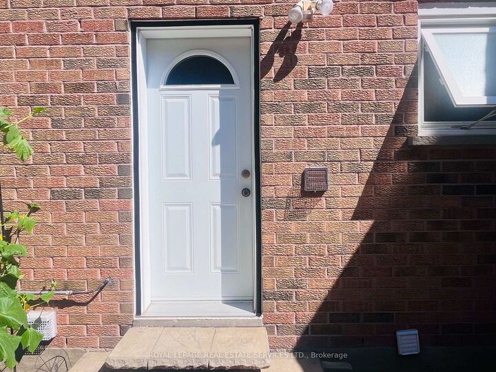 Property Photo: 1231 Bonnybank Court Bsmt ON L6M 1V7