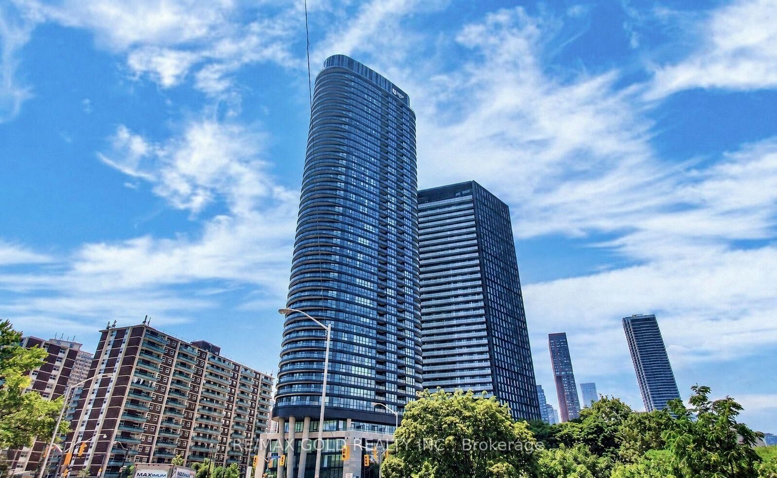 Property Photo:  585 Bloor Street 3515  ON M4W 0B3 