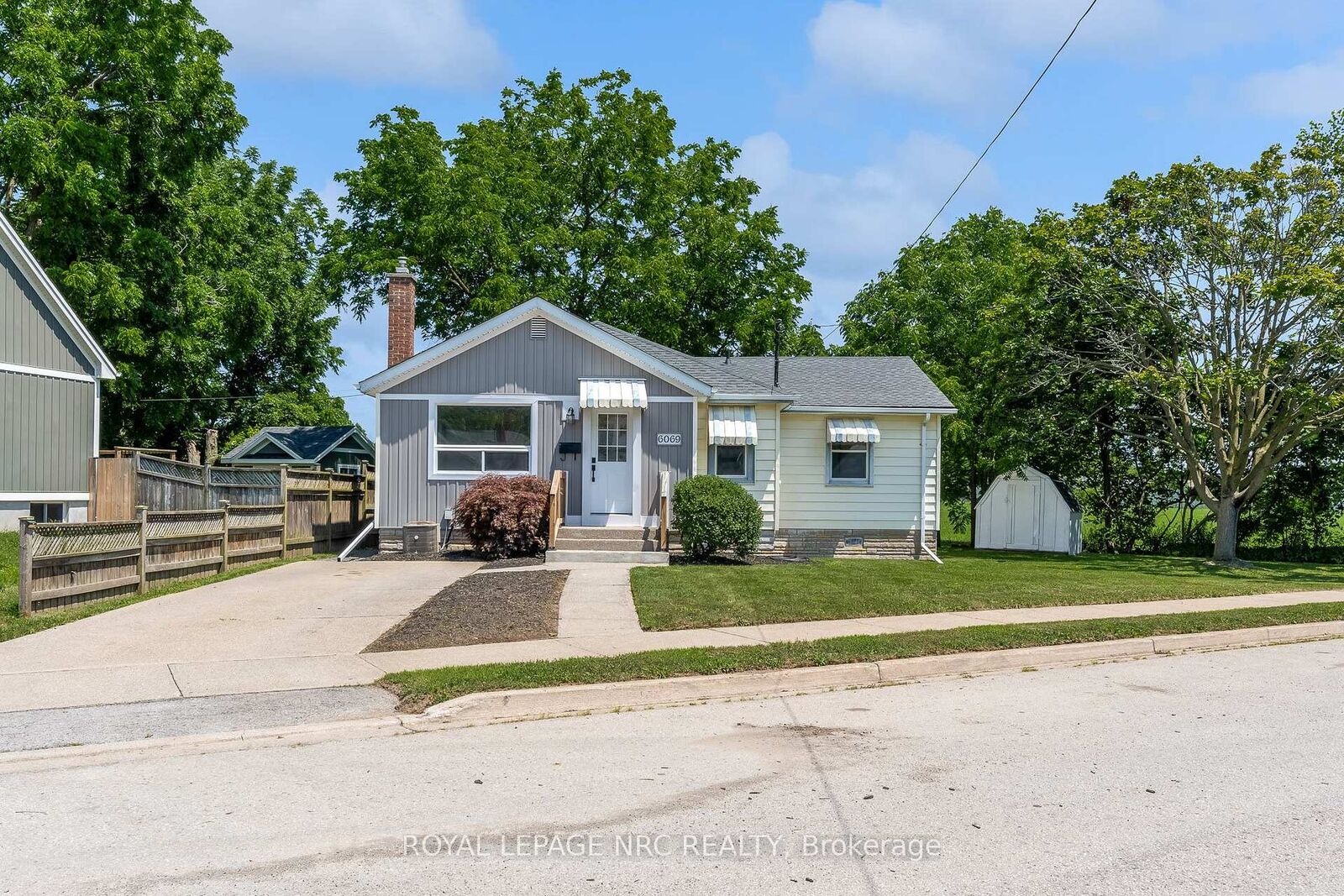 Property Photo: 6069 Collins Drive ON L2G 2S3