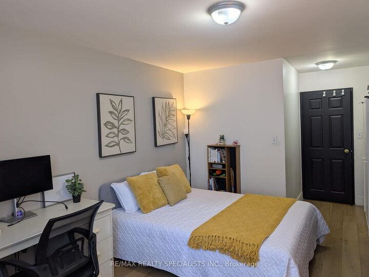 Property Photo: 55 Bamburgh Circle 113 ON M1W 3V4