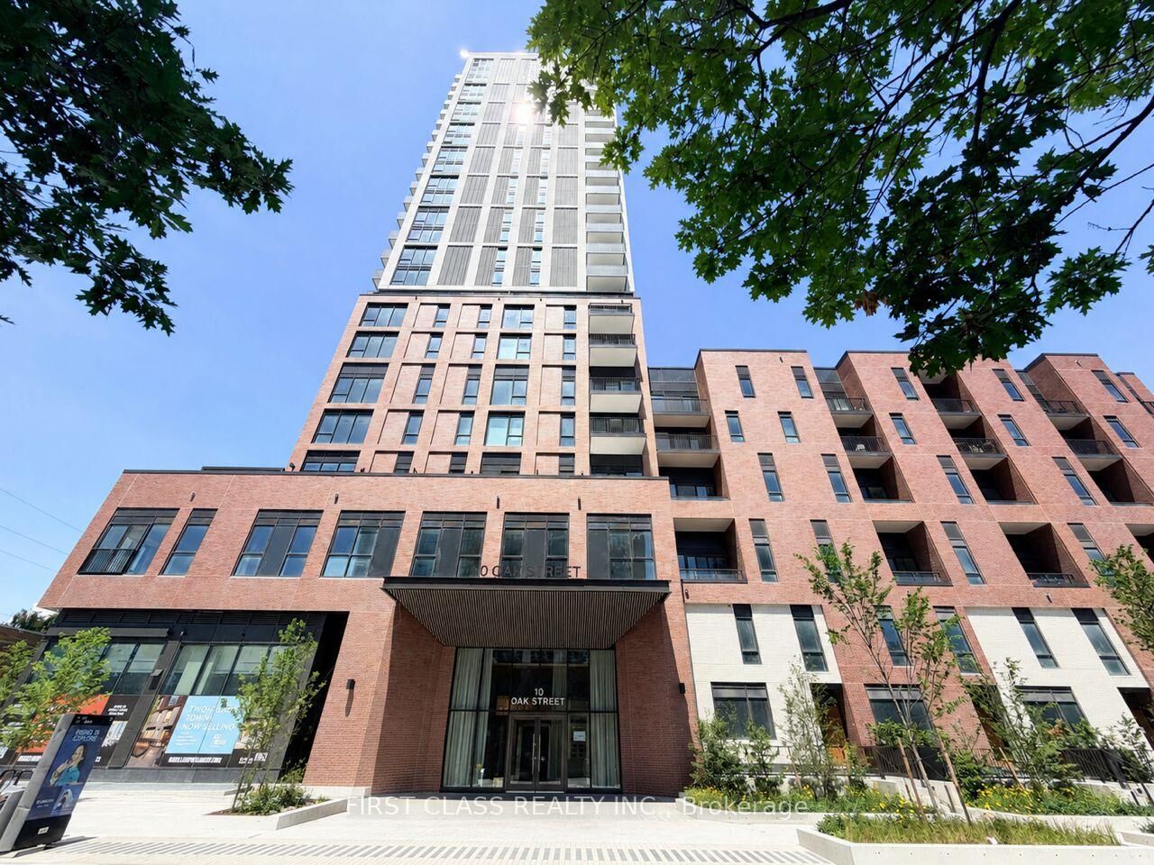 Property Photo:  10 Oak Street 425  ON M5A 0Z1 