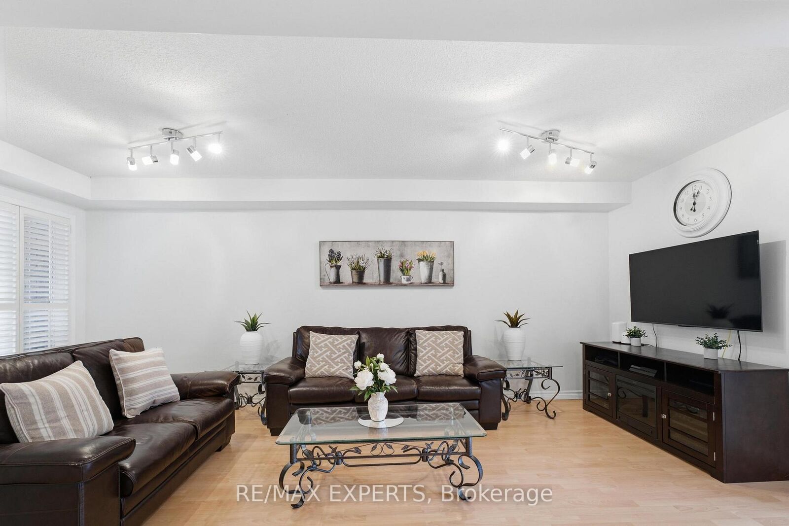 Property Photo: 16 Piazza Crescent ON L4H 2C8