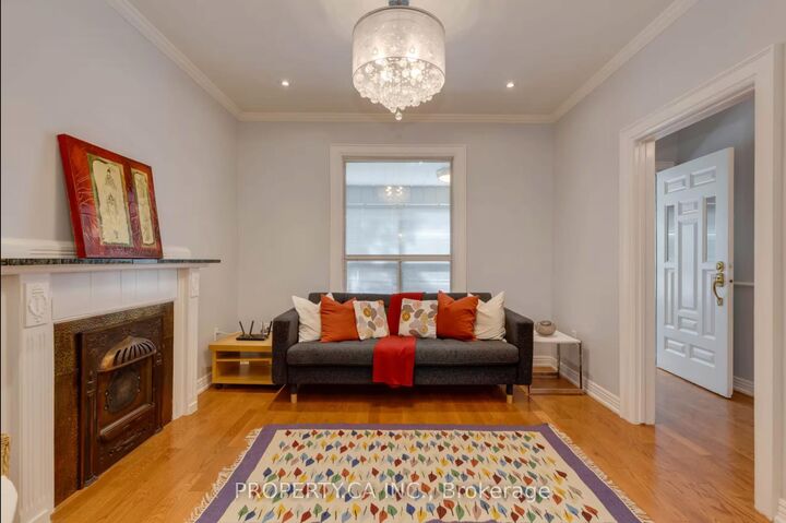 Property Photo:  34 Ashbury Avenue  ON M6V 1V7 