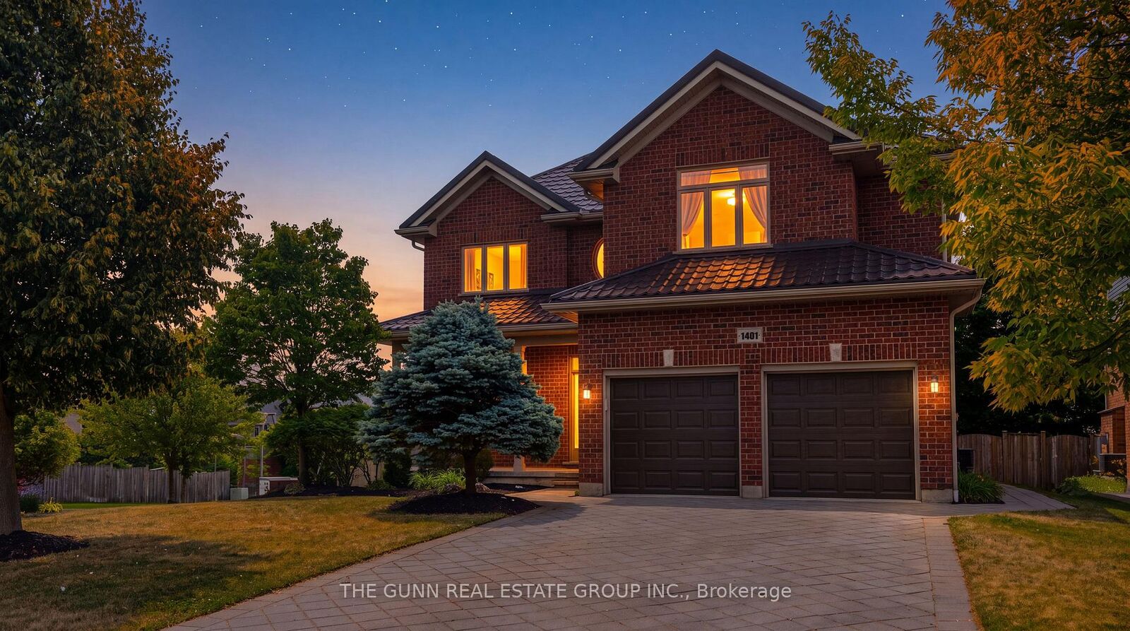 Property Photo:  1401 Birchwood Drive  ON N6K 4Y5 