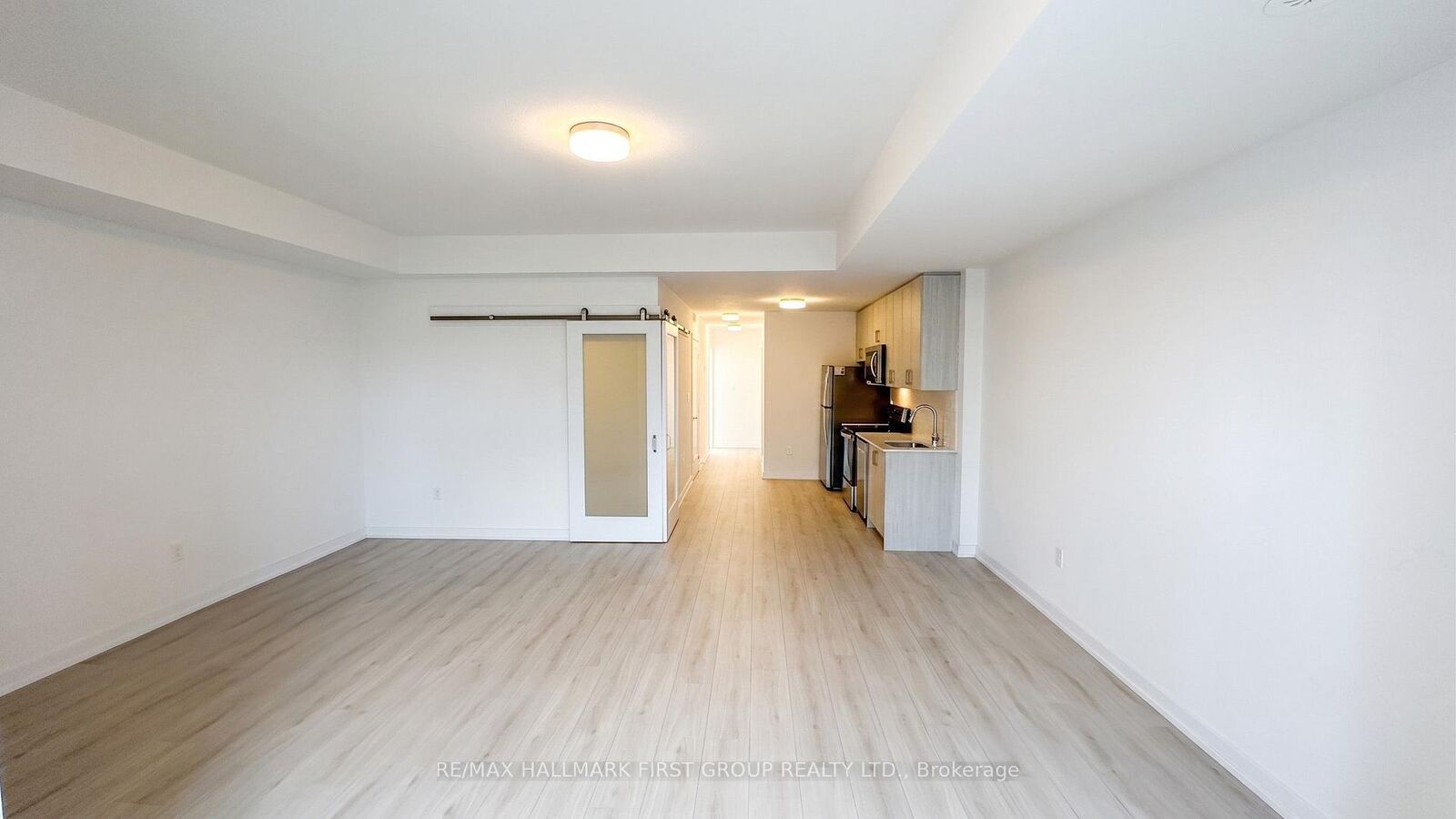Property Photo: 25 Palace Street P32 ON N2E 3M6