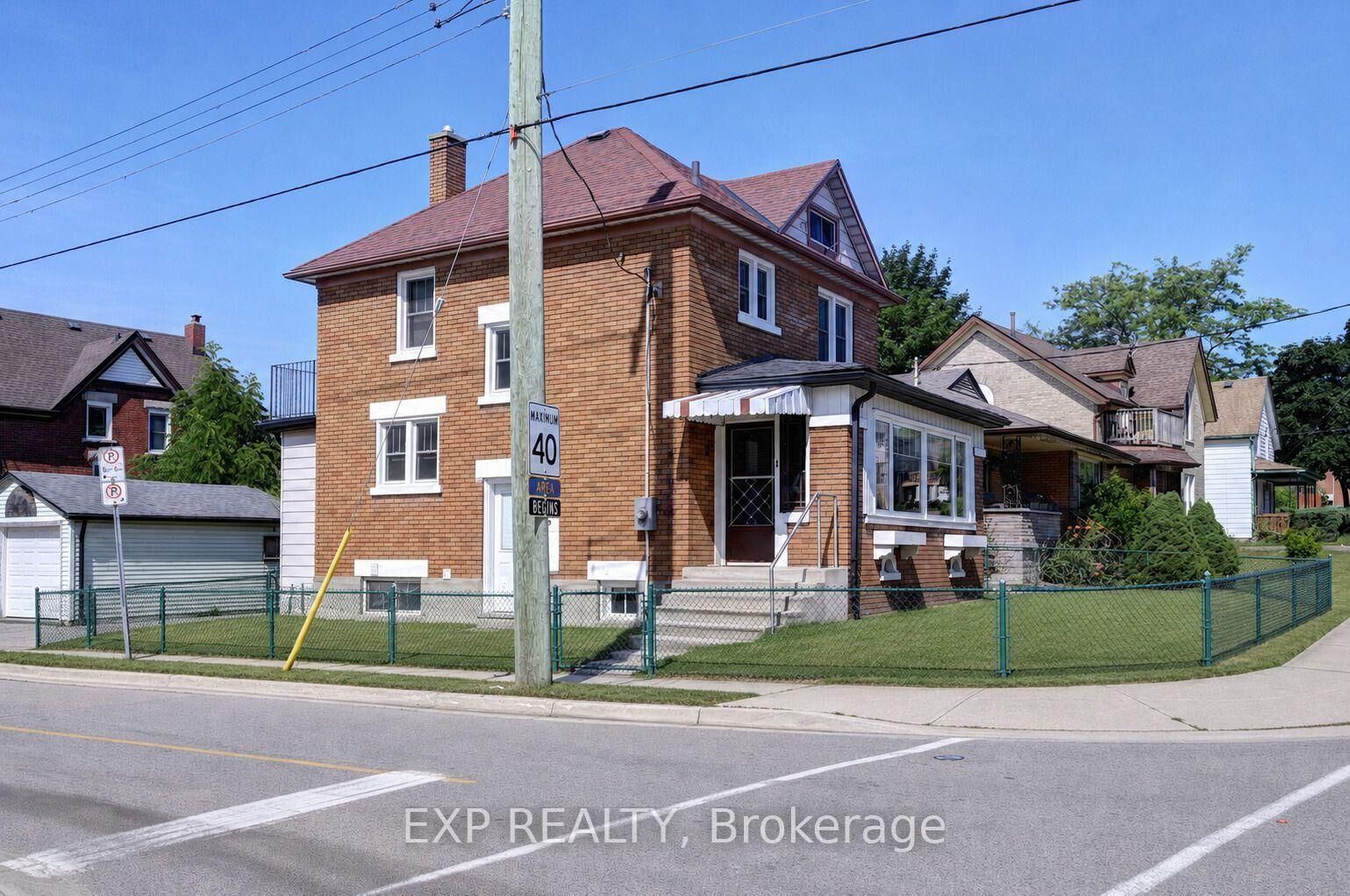 Photo de la propriété:  147 Courtland Avenue E  ON N2G 2T9 