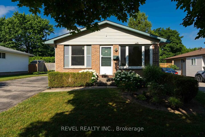 Property Photo: 32 Brunswick Avenue ON N6G 3K8