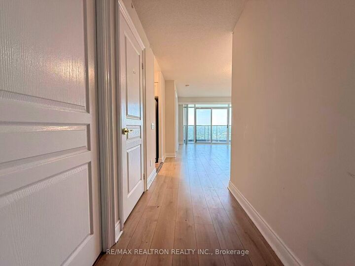 Property Photo:  10 Northtown Way 2708  ON M2N 7L4 