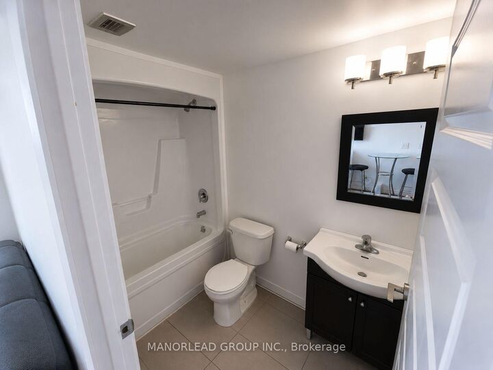 Property Photo:  158 King Street N 81801  ON N2J 2Y2 