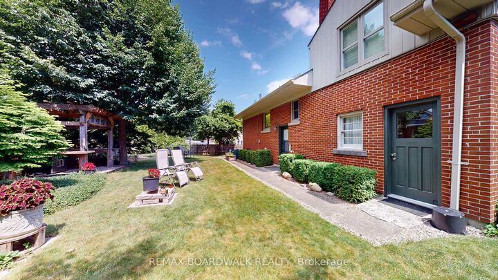 Property Photo: 148 James Street E ON K6V 1L2