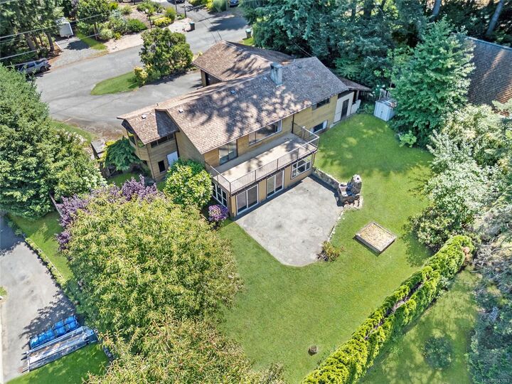Property Photo: 1051 Glen Urquhart Dr BC V9N 3Y3