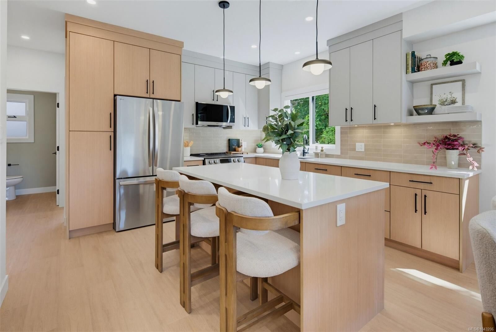 Property Photo:  966 Siskin Ridge  BC V9C 2X9 