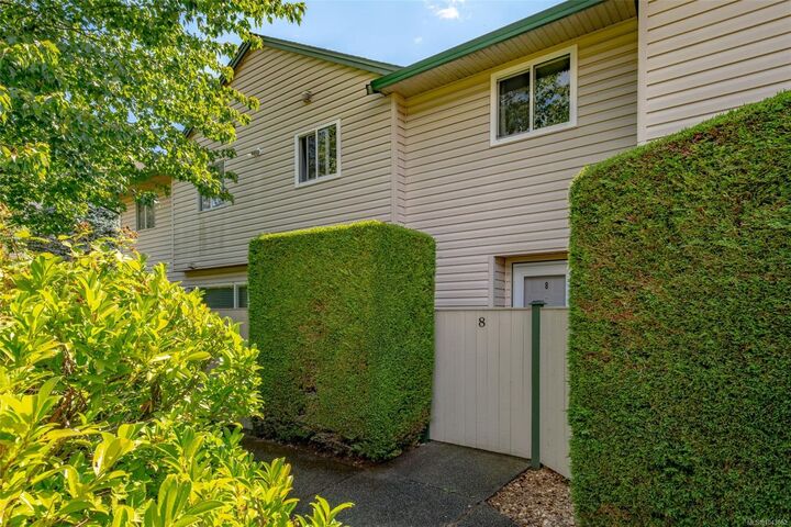 Property Photo:  1906 Bowen Rd #8  BC V9S 5S6 