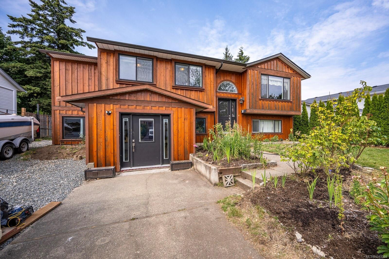 Property Photo: 2110 Murrelet Dr BC V9M 3P5