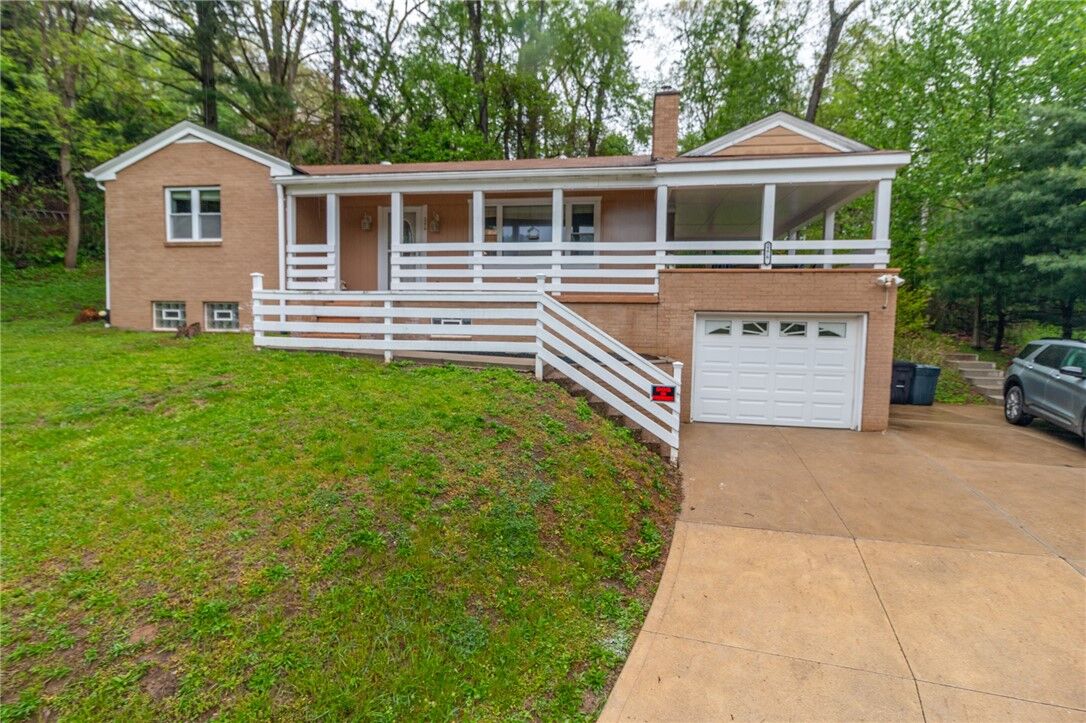 Property Photo:  2276 Hill St  PA 15081 
