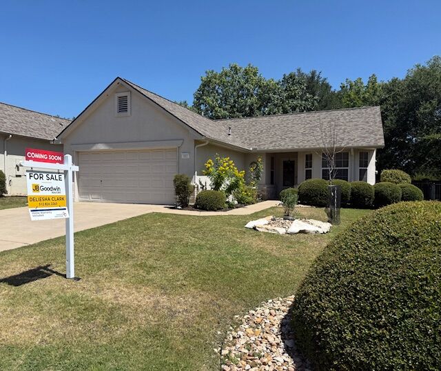 Property Photo: 102 Whitewing Way TX 78633