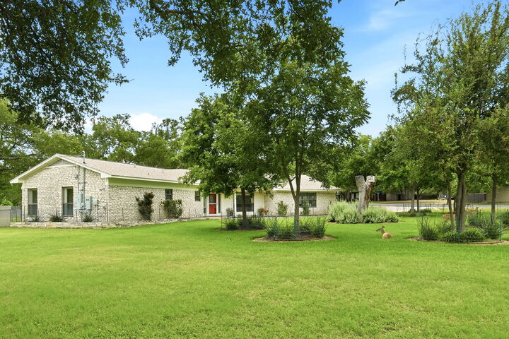 Property Photo:  126 E Esparada Drive  TX 78628 