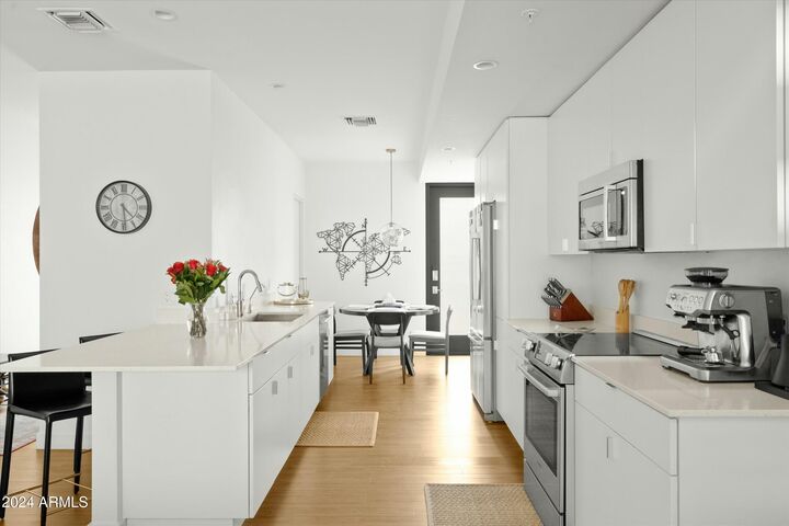 Property Photo: 1717 N 1st Avenue Unit 215 AZ 85003