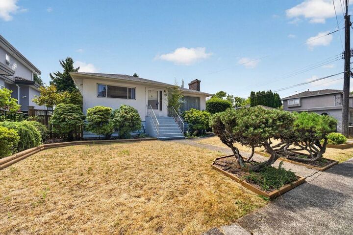 Property Photo: 3126 Waverley Avenue BC V5S 1G2