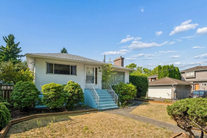 Property Photo: 3126 Waverley Avenue BC V5S 1G2