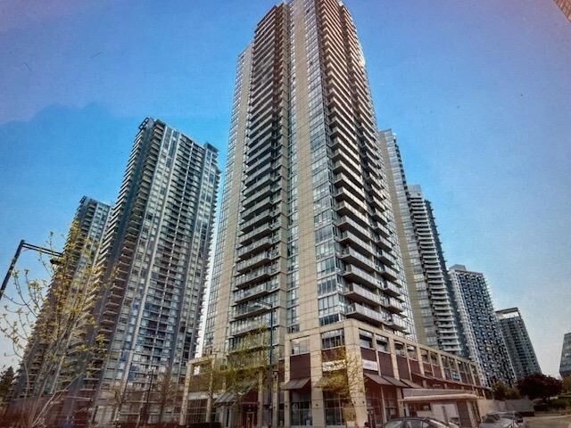 Property Photo: 13688 100 Avenue 3001 BC V3T 0G5