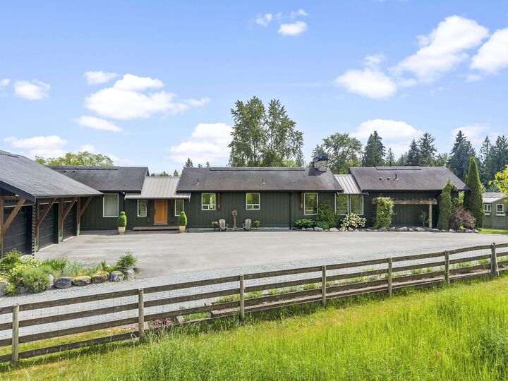 Property Photo: 26276 69 Avenue BC V4W 1M6