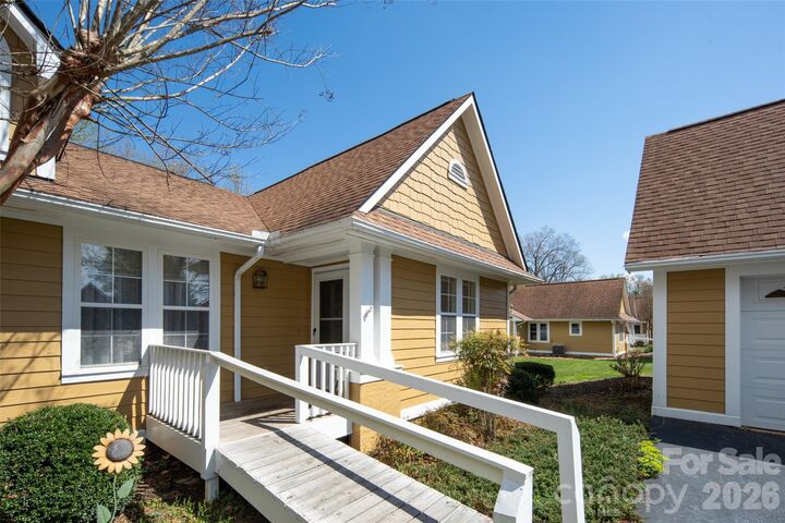 Property Photo:  803 Woodlea Court  NC 28806 