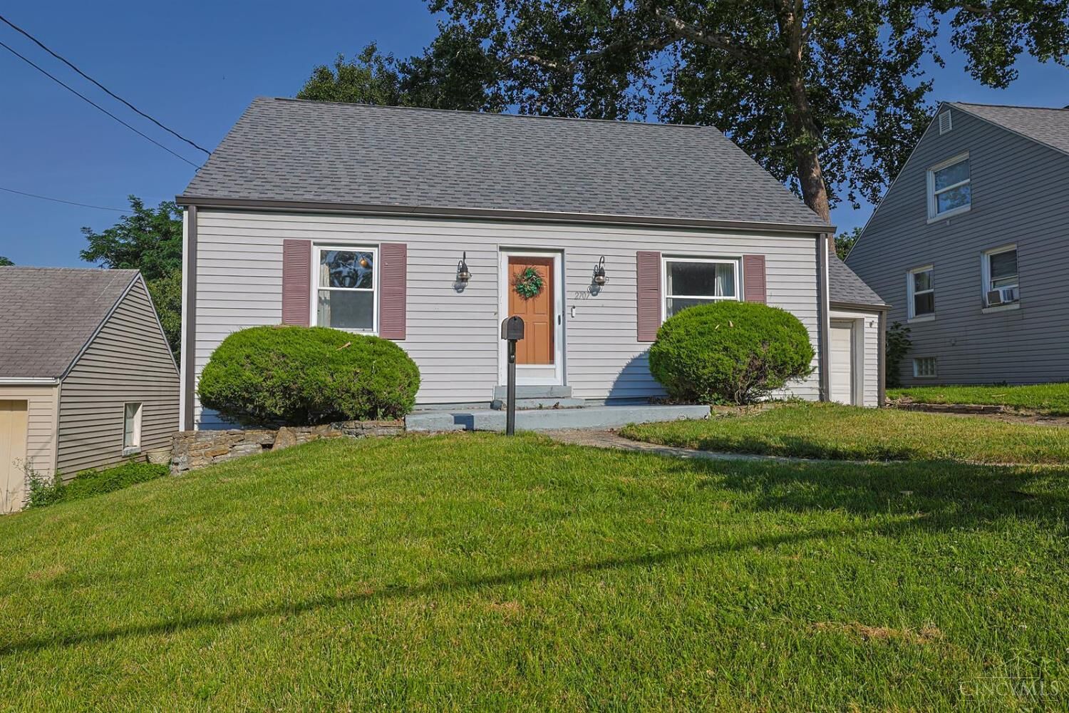 Property Photo:  2707 Redfield Place  OH 45230 