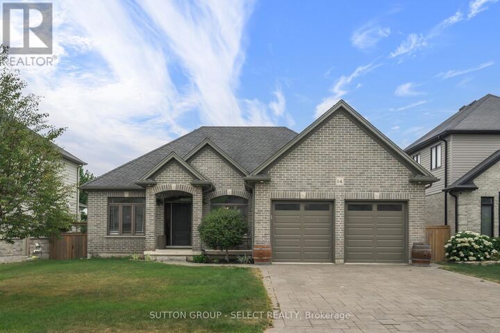 14 Mayapple Crescent — photo 1