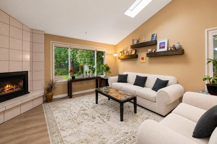 Property Photo: 20185 Grade Crescent BC V3A 4J5