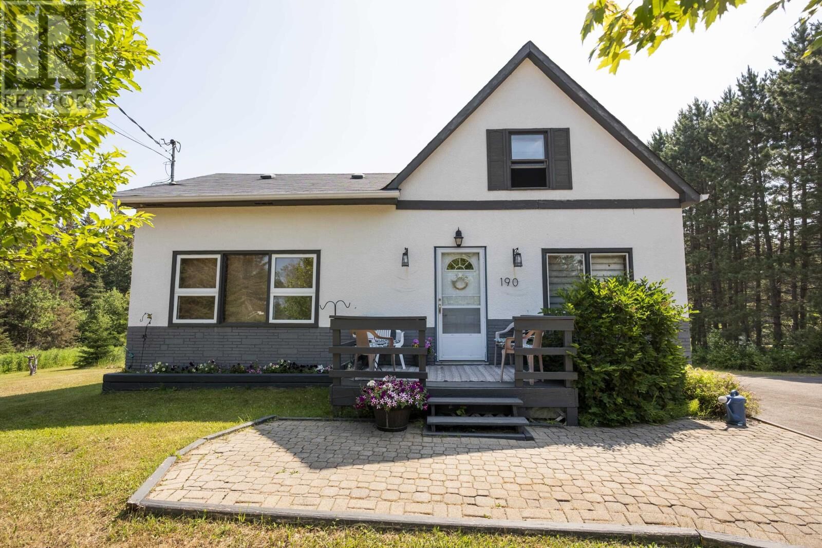 Property Photo: 190 Lydia Ave ON P7G 2G1