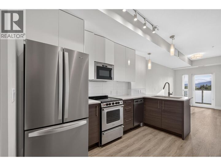 Property Photo: 191 Hollywood Road South 315 BC V1X 0B9
