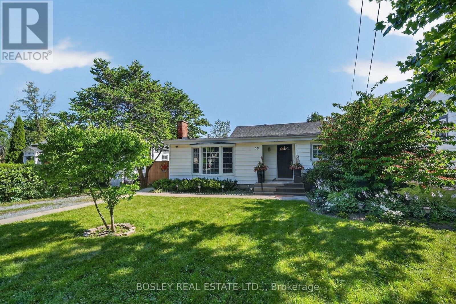 Property Photo: 39 Platoff Street ON L0S 1J0