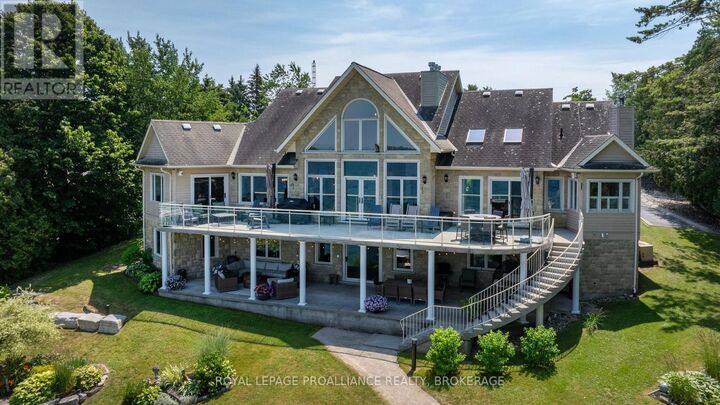 Property Photo: 31 Leavis Shores ON K7G 2V6