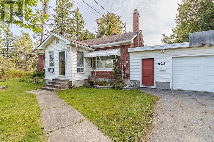 Property Photo: 928 Great Northern Rd ON P6B 5A3