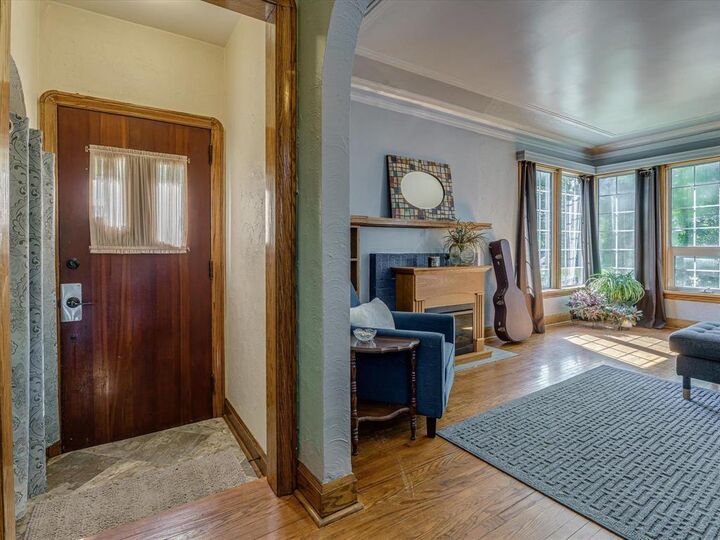 Property Photo: 57 Strathcona Road MB R1N 2J2