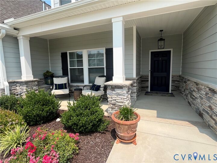 Property Photo: 10508 Goosecross Way VA 23116