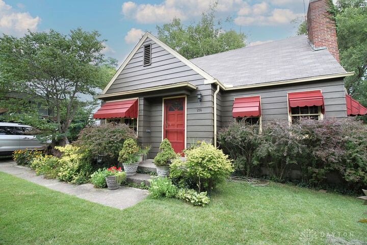 Property Photo: 214 Valleyview Drive OH 45405