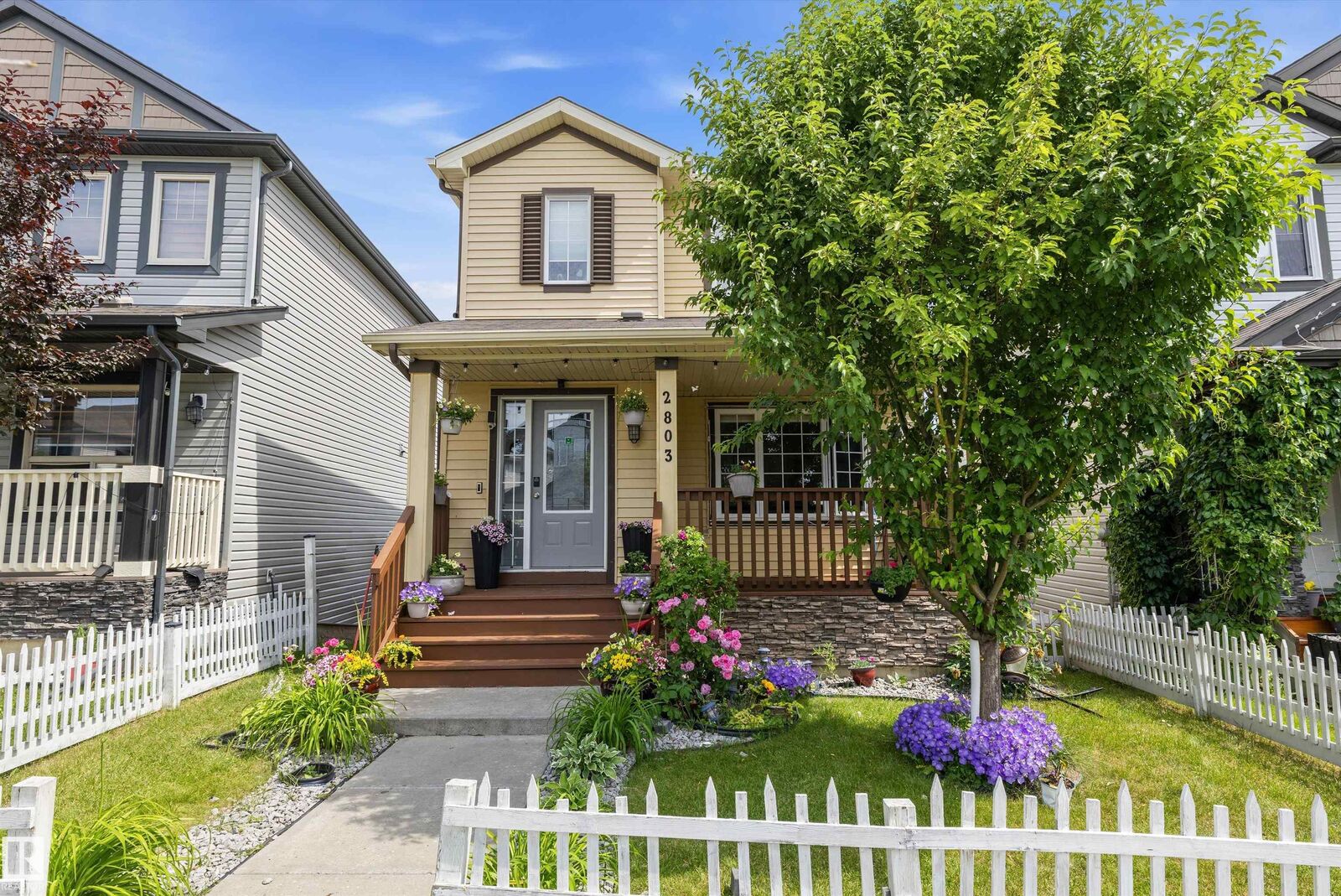 Property Photo:  2803 12 Street NW  AB T6T 0V8 