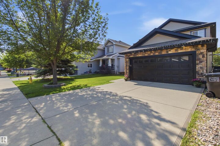 Property Photo:  12429 17A Avenue SW  AB T6W 1T8 