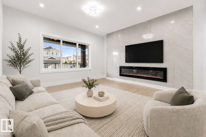 Property Photo:  352 Roberts Wynd  AB T9E 1P8 