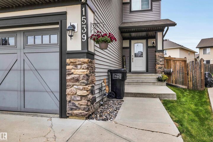 Property Photo: 1539 Chapman Way SW AB T6W 0Z1