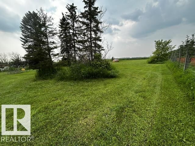Property Photo: 5004 52 Avenue AB T0B 0W0