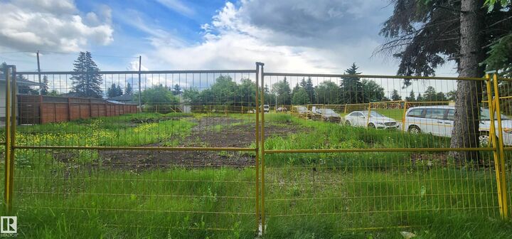 Property Photo:  11305 Tower Road NW  AB T5G 0Y8 