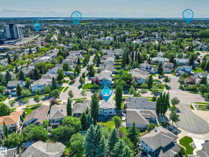 Property Photo: 6 Oakridge Dr AB T8N 6E4
