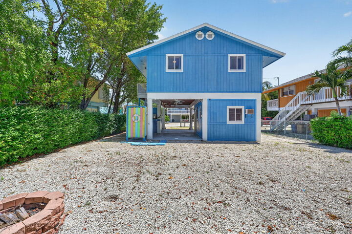 Property Photo: 414 N Mahogany Avenue FL 33037