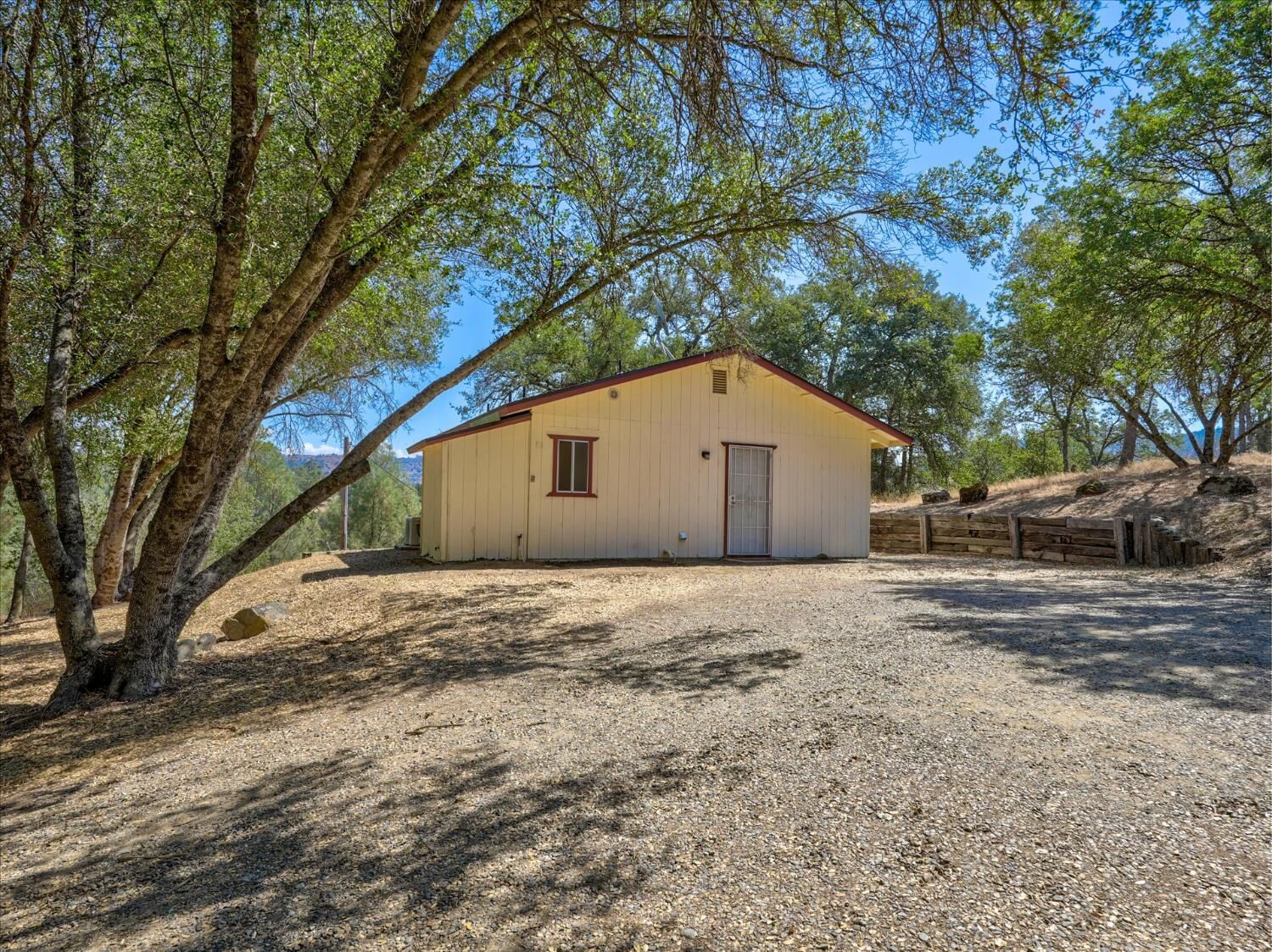 Property Photo: 42025 Road 415 CA 93614