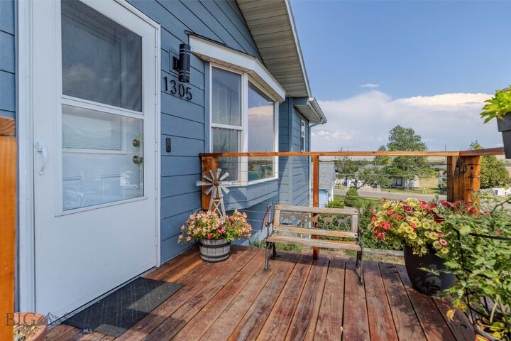 Property Photo:  1305 Emigrant Lane  MT 59047 